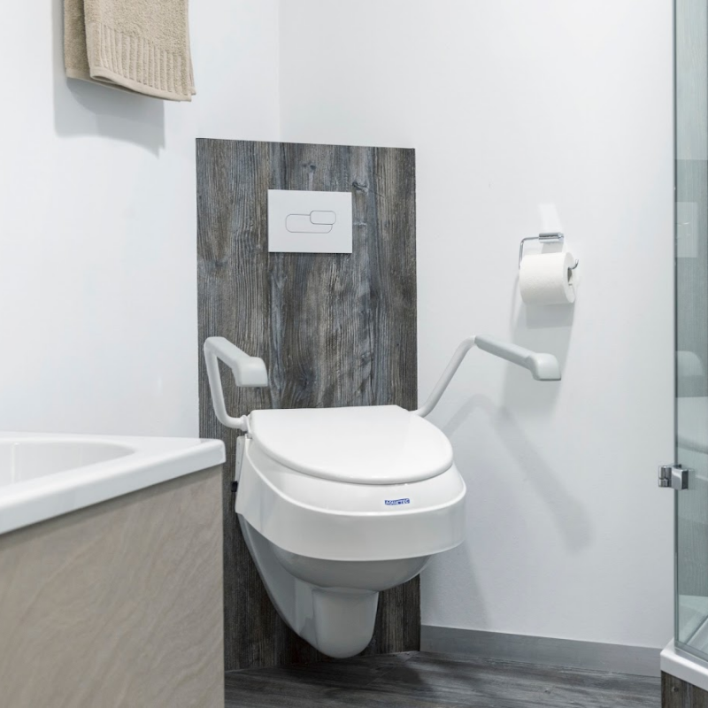 Сидіння для туалету Invacare Aquatec AT900 з підлокітниками