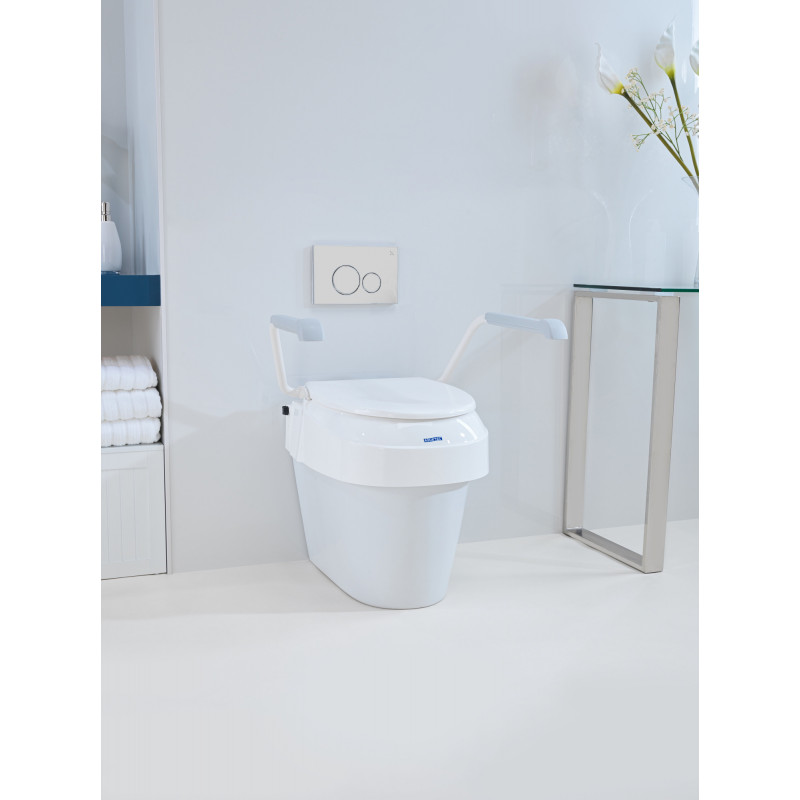 Сидіння для туалету Invacare Aquatec AT900 з підлокітниками