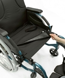 Середньоактивне крісло колісне Invacare Action 4 NG HD
